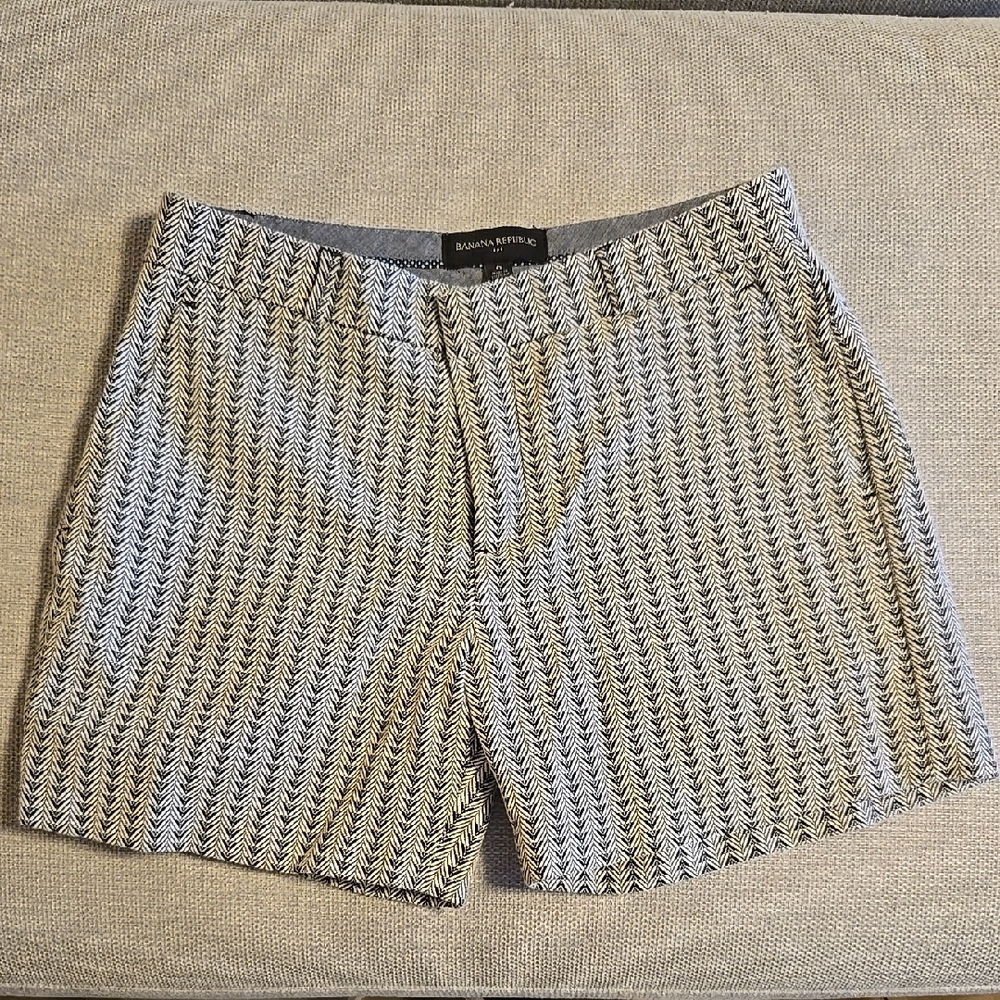Banana Republic Black and White Women's Shorts